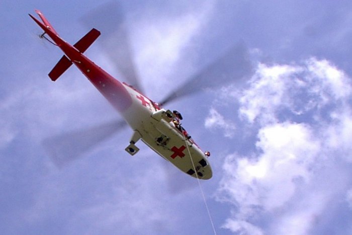 Ilustračný obrázok k článku Vážna nehoda pri Trenčíne: Dodávka na streche, zasahoval záchranársky vrtuľník