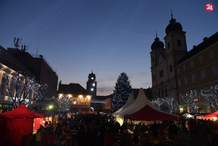 Ilustračný obrázok k článku Vianočné trhy v Trenčíne v novom šate: Na toto sa môžeme tešiť! PROGRAM