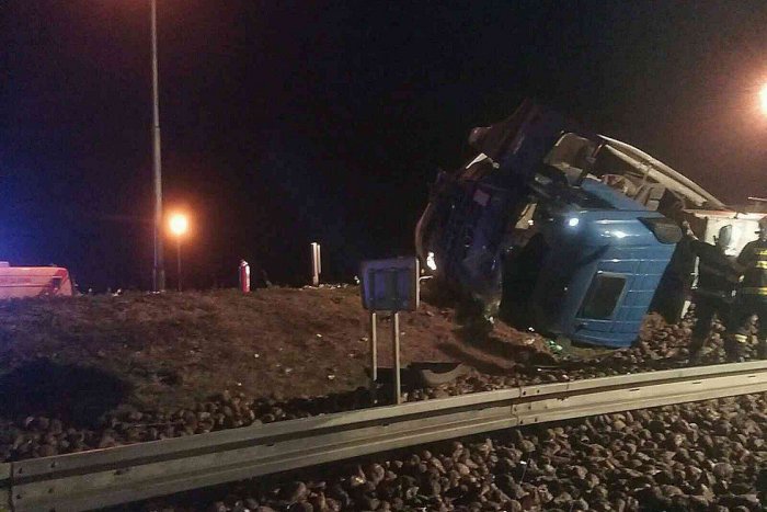 Ilustračný obrázok k článku Nehoda ťahača na diaľnici v okrese Trenčín: FOTO priamo z miesta