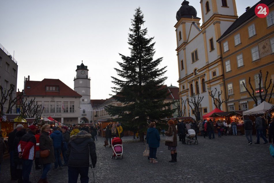 Ilustračný obrázok k článku Vianočné trhy v Trenčíne sa blížia: Pripravených je viacero noviniek