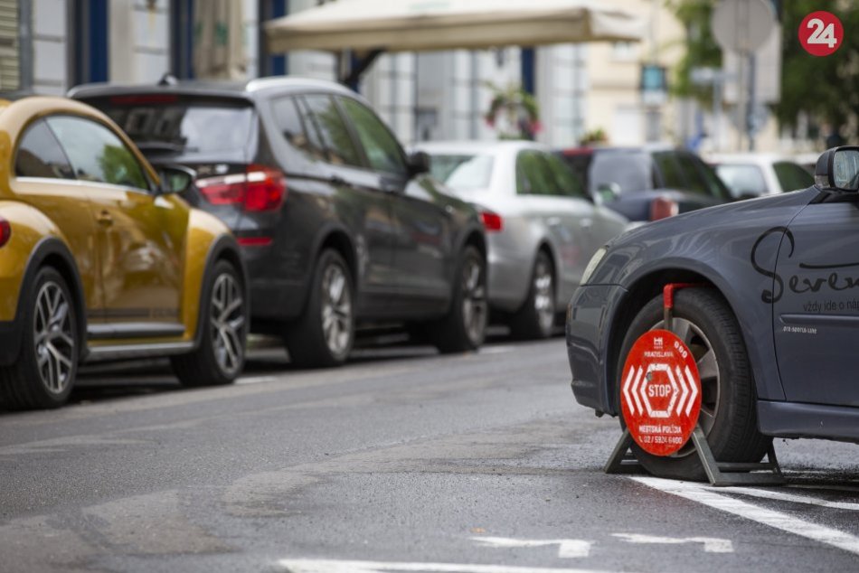 Ilustračný obrázok k článku Spustenie regulovaného parkovania v Trenčíne sa posúva: Aký je dôvod?