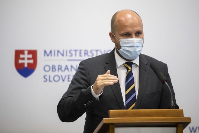 Ilustračný obrázok k článku Minister obrany po návšteve v Trenčíne: Trvá na tom, že muničné sklady sú bezpečné
