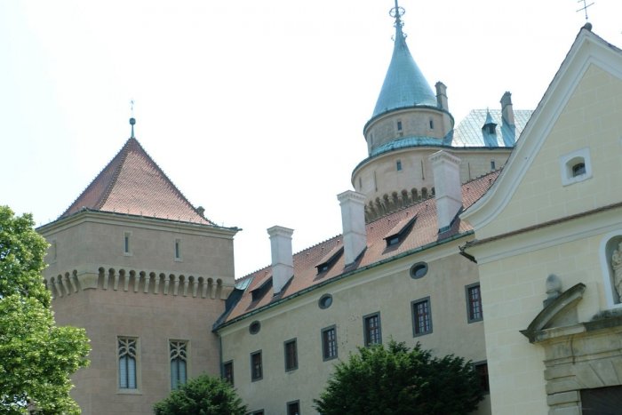 Ilustračný obrázok k článku Letná sezóna na Bojnickom zámku má byť pestrá: Podujatia sa už plánujú