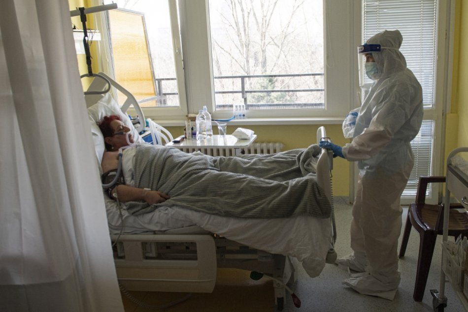Ilustračný obrázok k článku Trenčianska nemocnica má menej COVID pacientov: Pľúcne ventilácie sú ale plné!