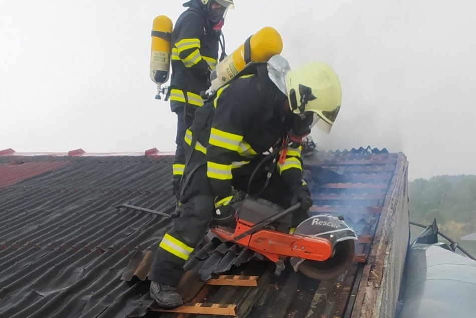 Ilustračný obrázok k článku Veľký požiar v Bošanoch: Na pomoc prišli hasiči až z piatich okresov, FOTO