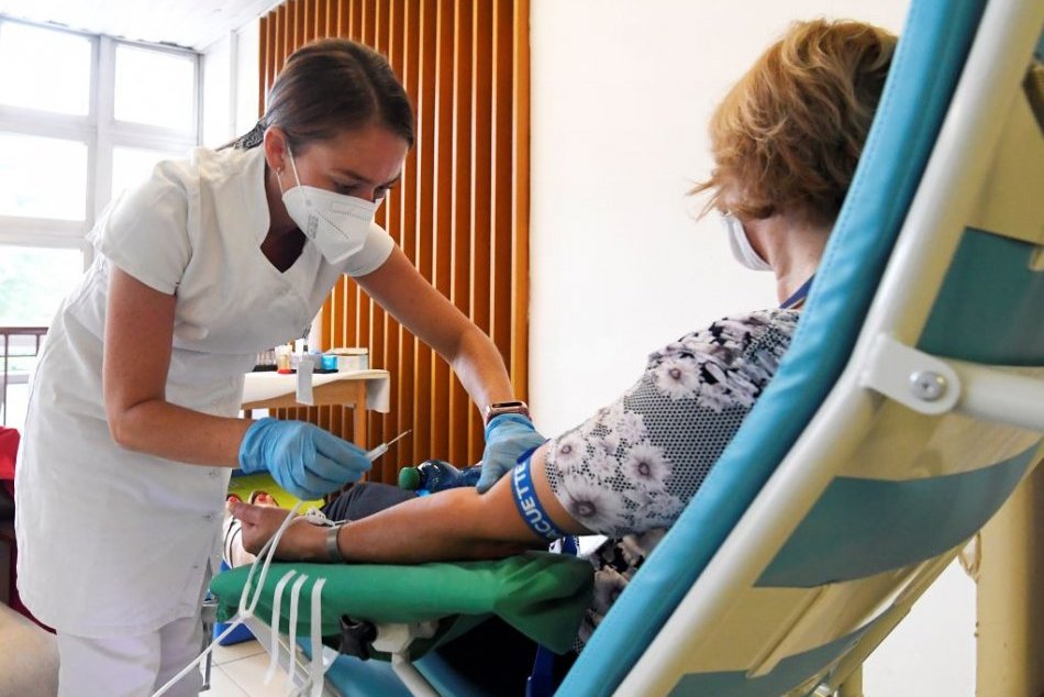 Ilustračný obrázok k článku Novinka pri darovaní krvi v Bojniciach: Neočkovaných budú bezplatne TESTOVAŤ