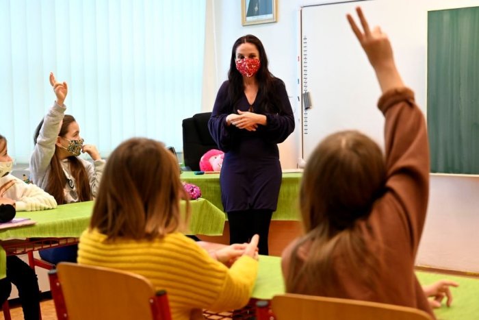 Ilustračný obrázok k článku Trenčianske školy a škôlky prijali ukrajinské deti: Koľko je ich už v triedach?