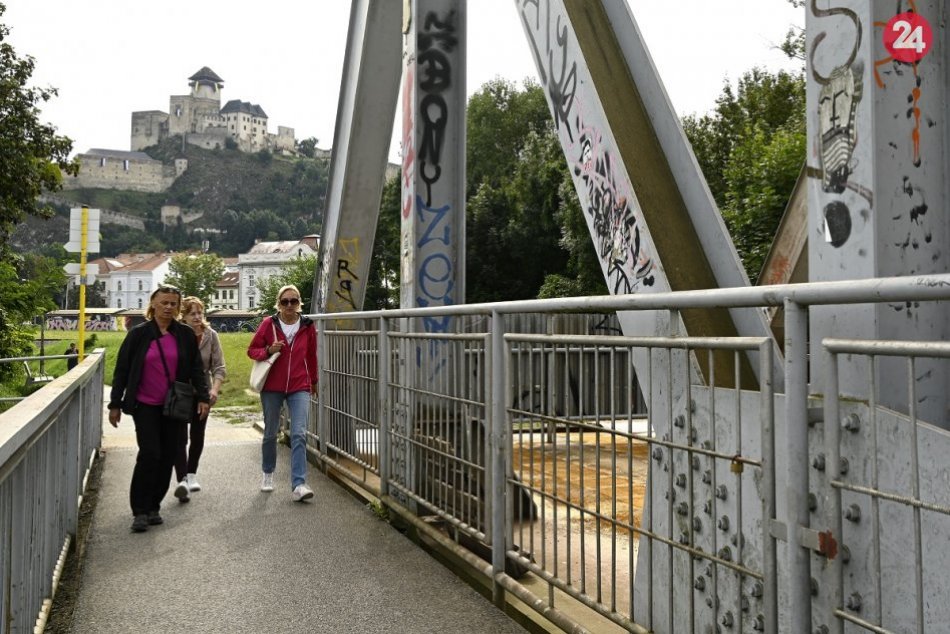 OBRAZOM: Starý železničný most v Trenčíne prejde rekonštrukciou