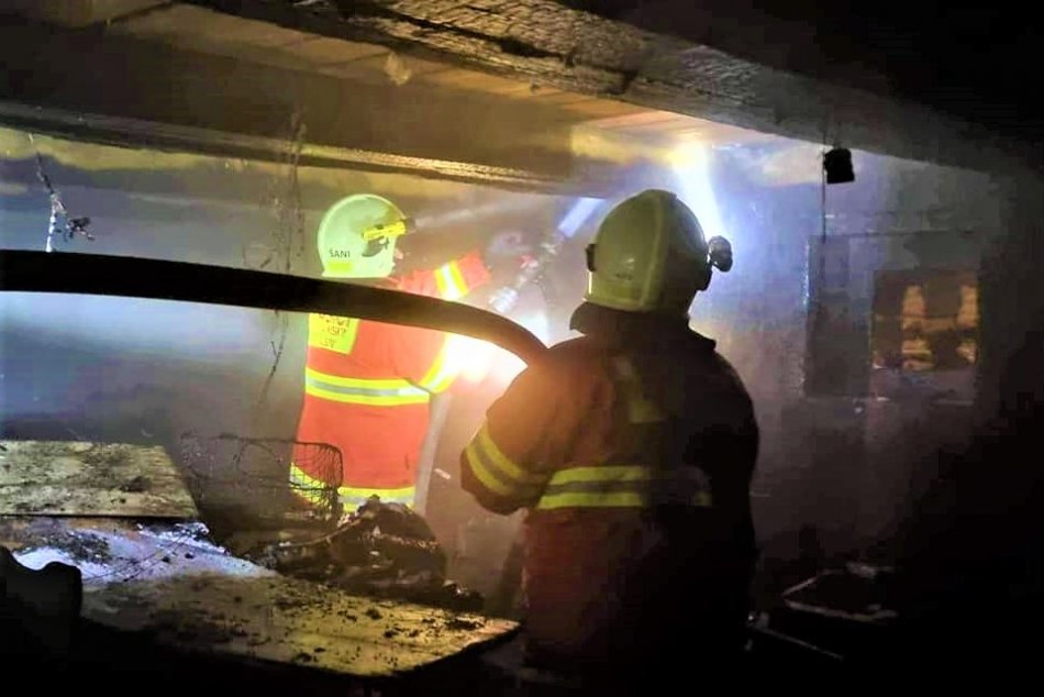 FOTO: Požiar prístavby rodinného domu v Zakvášove