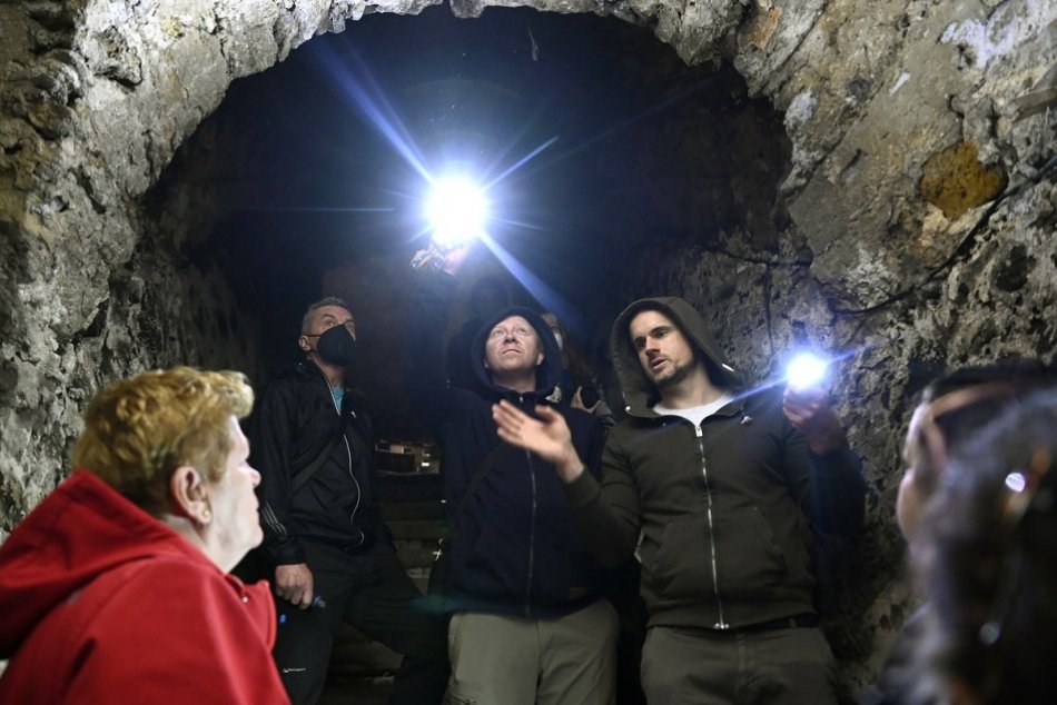 FOTO: Podzemné chodby v Novom Meste nad Váhom lákajú turistov