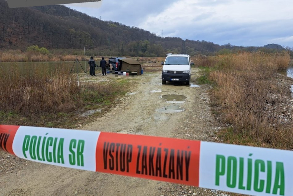 Neďaleko Trenčína našli policajti mŕtveho rybára